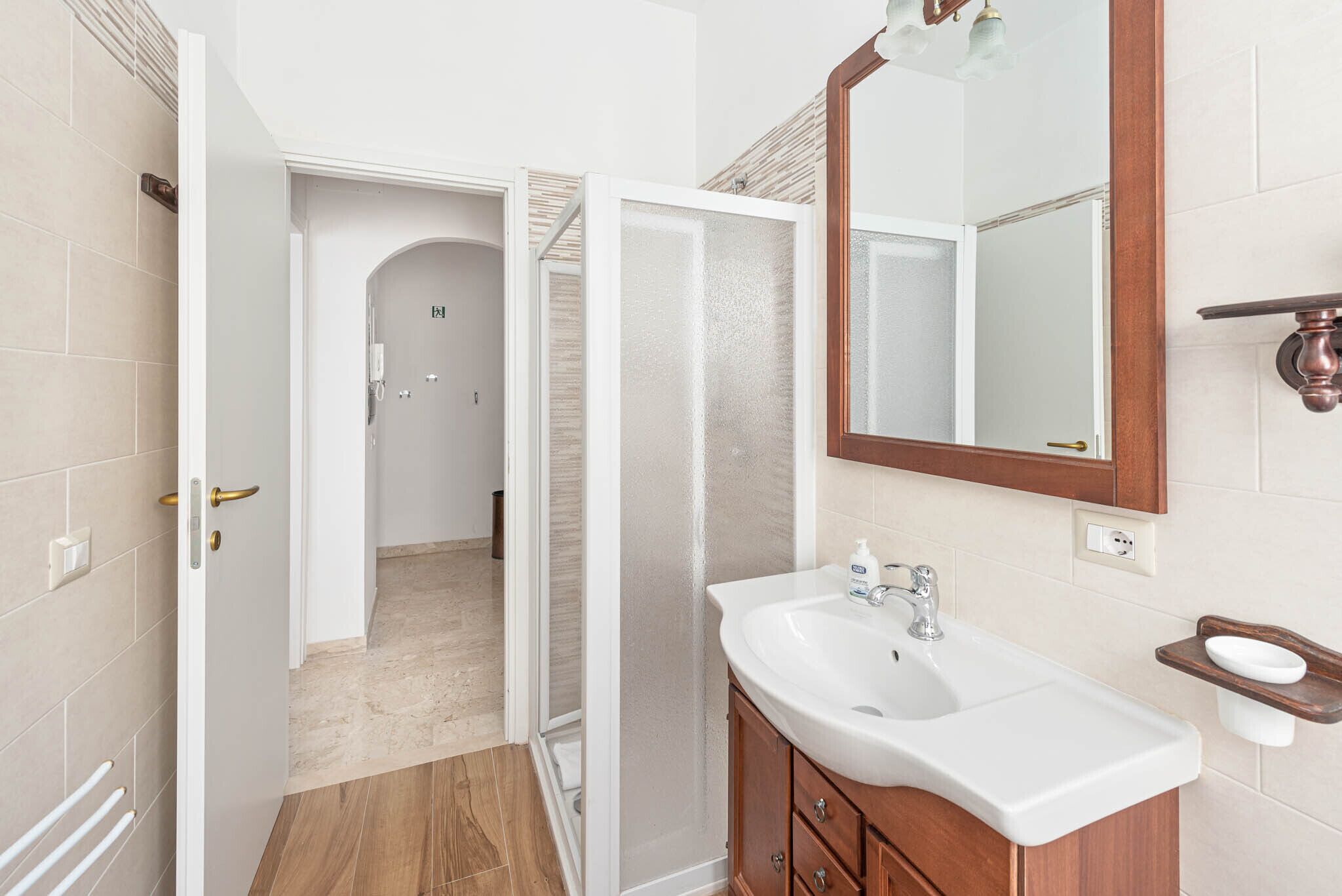 Doccia, asciugacapelli, bidet, asciugamani