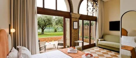 Chambre Ălite, patio, vue jardin (Olivia)