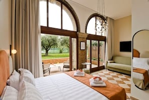 Elite Room, Patio, Garden View (Olivia) | Down comforters, minibar, in-room safe, blackout drapes - Maison Boutique Al Redentore (Venice)