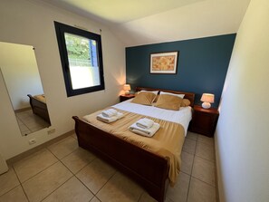 4 chambres, fer et planche Ă repasser, Wi-Fi, draps fournis