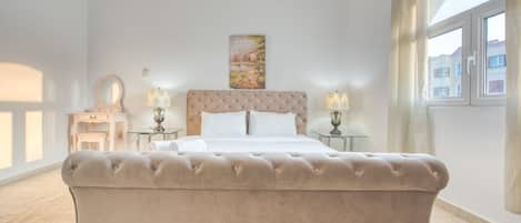 1 bedroom, in-room safe, iron/ironing board, free WiFi