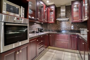 Fridge, microwave, oven, dishwasher