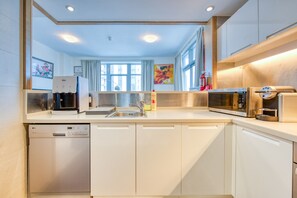Fridge, microwave, oven, dishwasher - Neat 1BR at Claren Tower 1 Downtown Dubai by Deluxe Holiday Homes (Dubai)