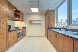 Kühlschrank, Mikrowelle, Ofen, Wasserkocher