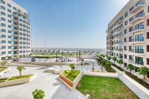 المنطقة المحيطة بالمنشأة