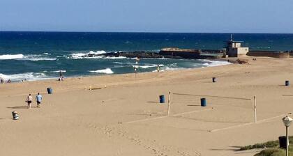 Family-friendly, sea and breaker view, 2 min from beach