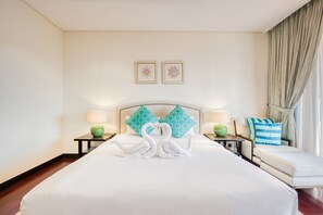 2 chambres, coffre-fort, fer et planche à repasser