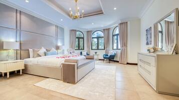 6 bedrooms, in-room safe, iron/ironing board, free WiFi