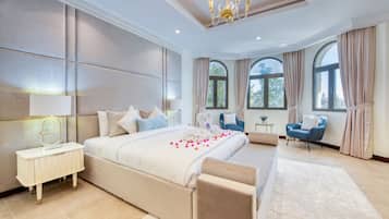 6 bedrooms, in-room safe, iron/ironing board, free WiFi
