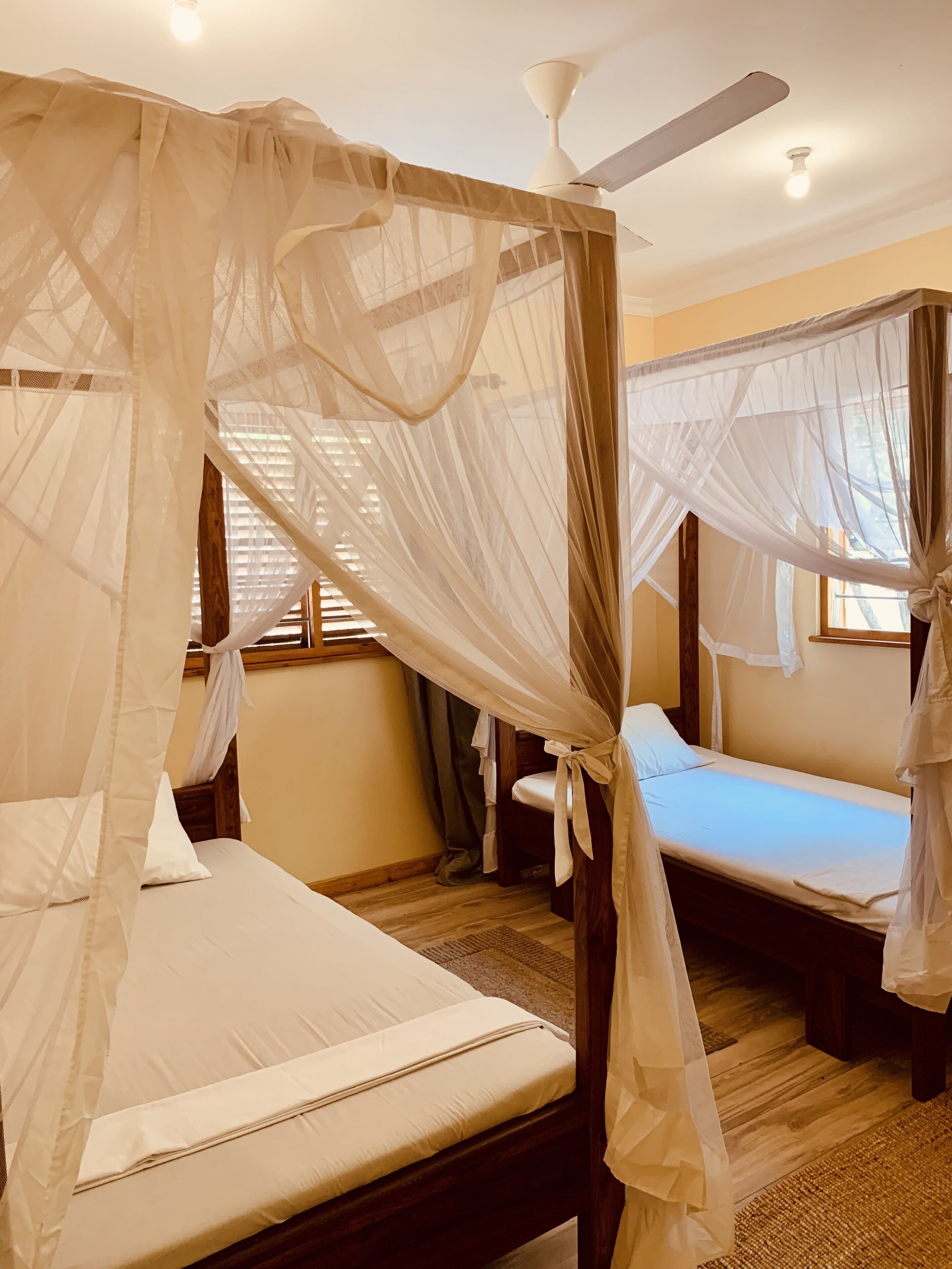 3 slaapkamers, een kluis op de kamer, een strijkplank/strijkijzer, wifi