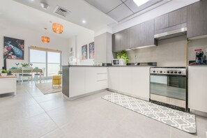 Fridge, microwave, oven, coffee/tea maker