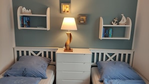 2 bedrooms, iron/ironing board, travel cot, free WiFi