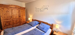 2 bedrooms, iron/ironing board, travel cot, free WiFi - Vacation home "Juist", Hage-Berum, renovated in 2026 (Hage)