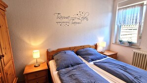 2 室のベッドルーム、アイロン / アイロン台、旅行用ベビーベッド、WiFi (無料)
