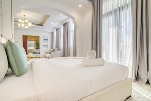 7 quartos, cofres nos quartos, ferros/tábuas de passar roupa