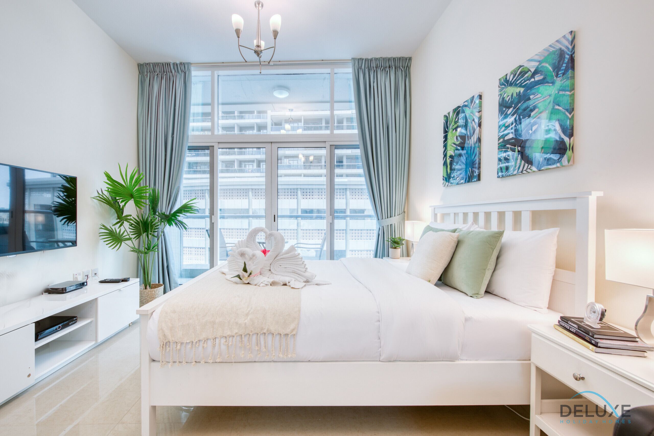 Iron/ironing board, free WiFi, bed sheets