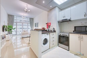 Kühlschrank, Mikrowelle, Ofen, Toaster