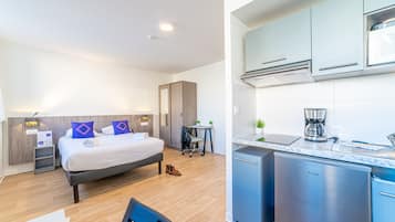 Superior Apartment, 1 Double Bed | 1 bedroom, free WiFi, bed sheets