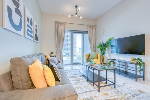 Snug 1BR at MAG 520 Dubai South by Deluxe Holiday Homes