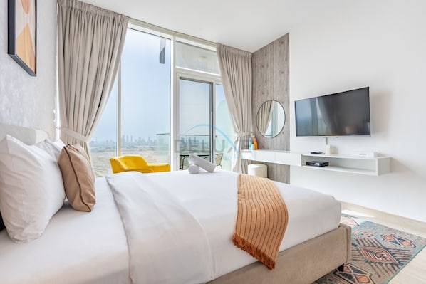 In-room safe, free WiFi, bed sheets