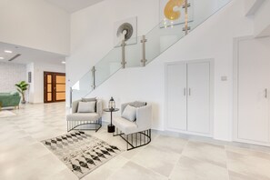 Interior - Outstanding 3BR at Sadaf 7 JBR by Deluxe Holiday Homes (Dubai)