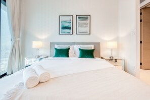 1 chambre, coffre-fort, fer et planche à repasser