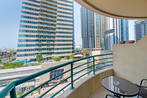 Outdoor dining - Dazzling 1BR at Marina Crown Dubai Marina by Deluxe Holiday Homes (Dubai)