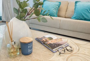 Smart TV - Dazzling 1BR at Marina Crown Dubai Marina by Deluxe Holiday Homes (Dubai)