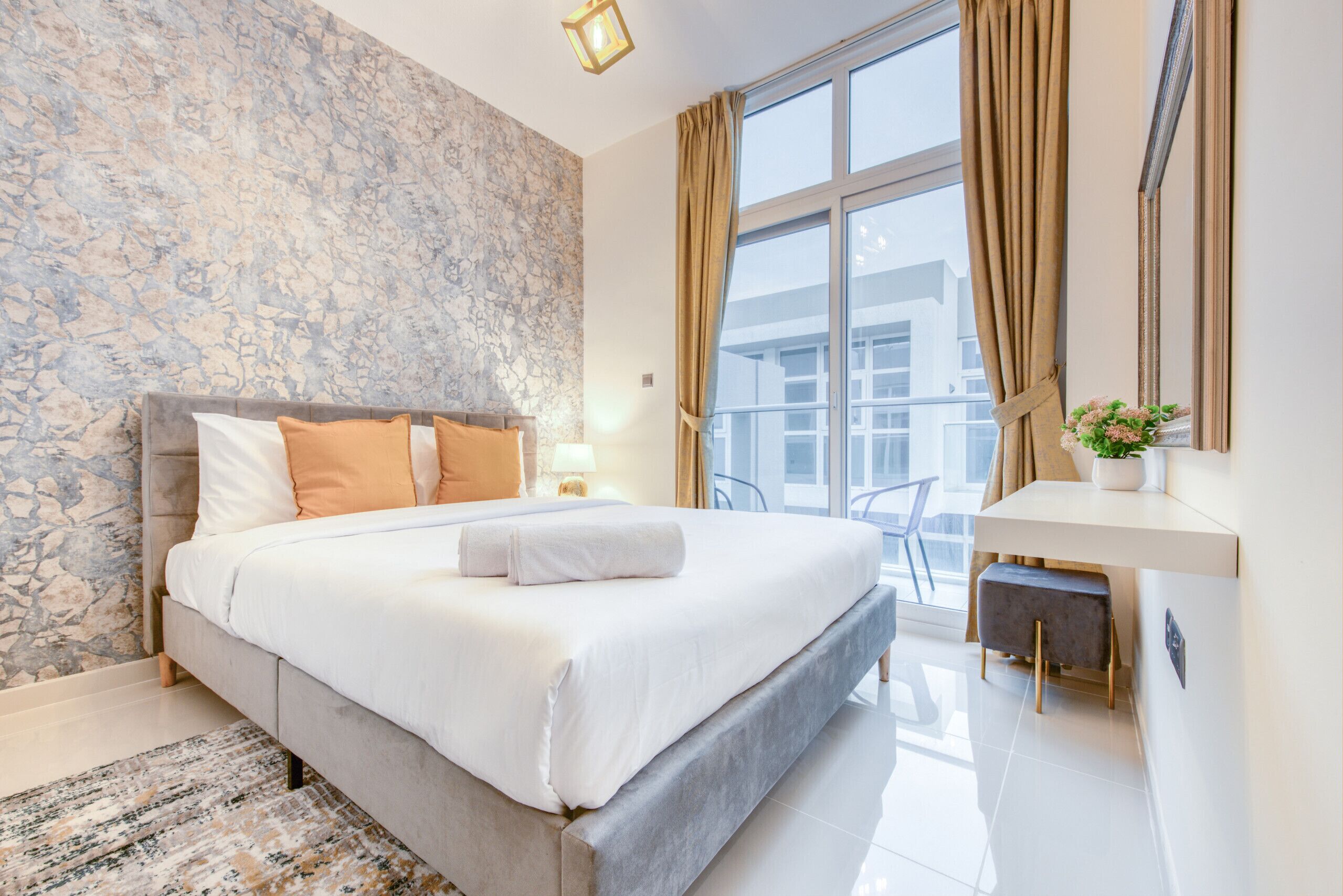 3 室のベッドルーム、セーフティボックス (室内)、アイロン / アイロン台、WiFi (無料)