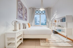 1 chambre, coffres-forts dans les chambres, fer et planche à repasser