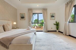 5 Schlafzimmer, Zimmersafe, Bügeleisen/Bügelbrett, kostenloses WLAN