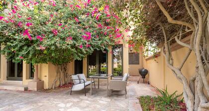 Splendid 5BR Villa at Canal Cove Palm Jumeirah by Deluxe Holiday Homes