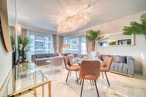 Interior - Classy 2BR at La Riviera Dubai Marina by Deluxe Holiday Homes (Dubai)