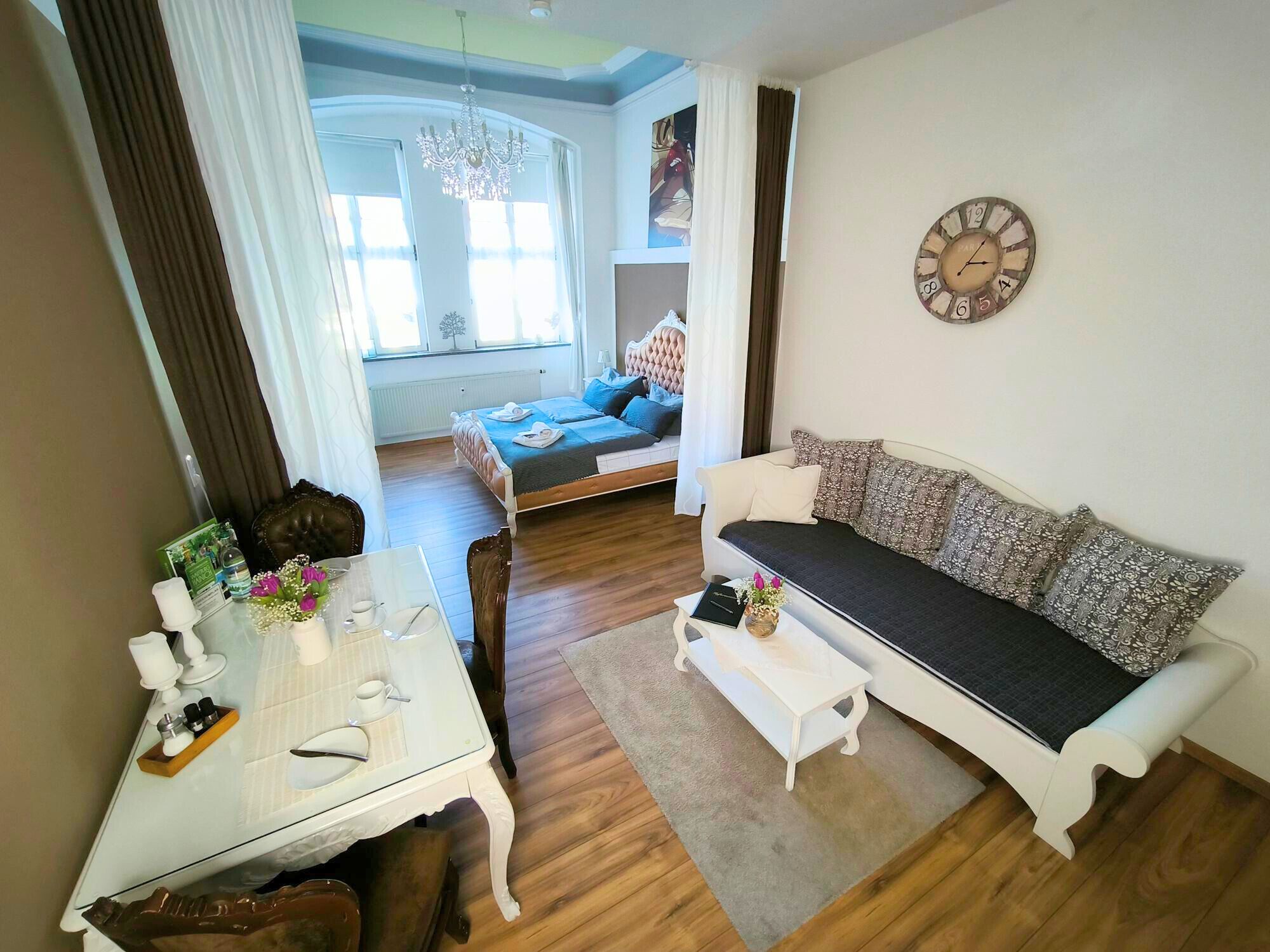 Smart-TV, Bücher, Musikbibliothek