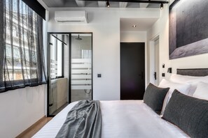 Comfort Double Room | In-room safe, individually decorated, desk, blackout curtains - Koniama Acropolis (Athens)