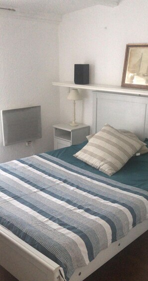 2 Schlafzimmer, Reisekinderbett, Bettwäsche