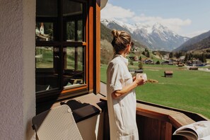 Superior Suite, Balcony | View from room - Hotel zur Pfeffermühle (Sankt Anton am Arlberg)
