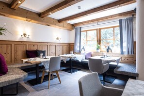 Frokostbuffé hver dag (EUR 28 per person)