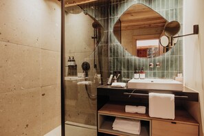 Free toiletries, bathrobes, slippers, towels - Hotel zur Pfeffermühle (Sankt Anton am Arlberg)
