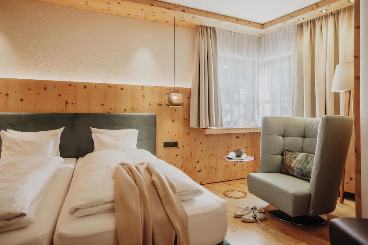 Habitación doble Confort | Ropa de cama hipoalergénica y minibar