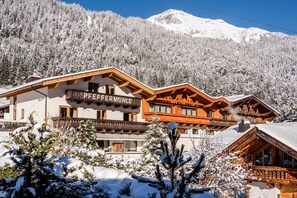 Front of property - Hotel zur Pfeffermühle (Sankt Anton am Arlberg)