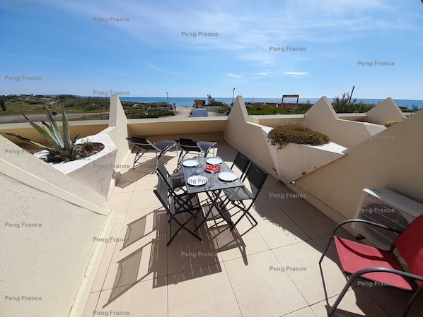 Outdoor dining - Apartment "PARADOXE" (LE CAP D AGDE)