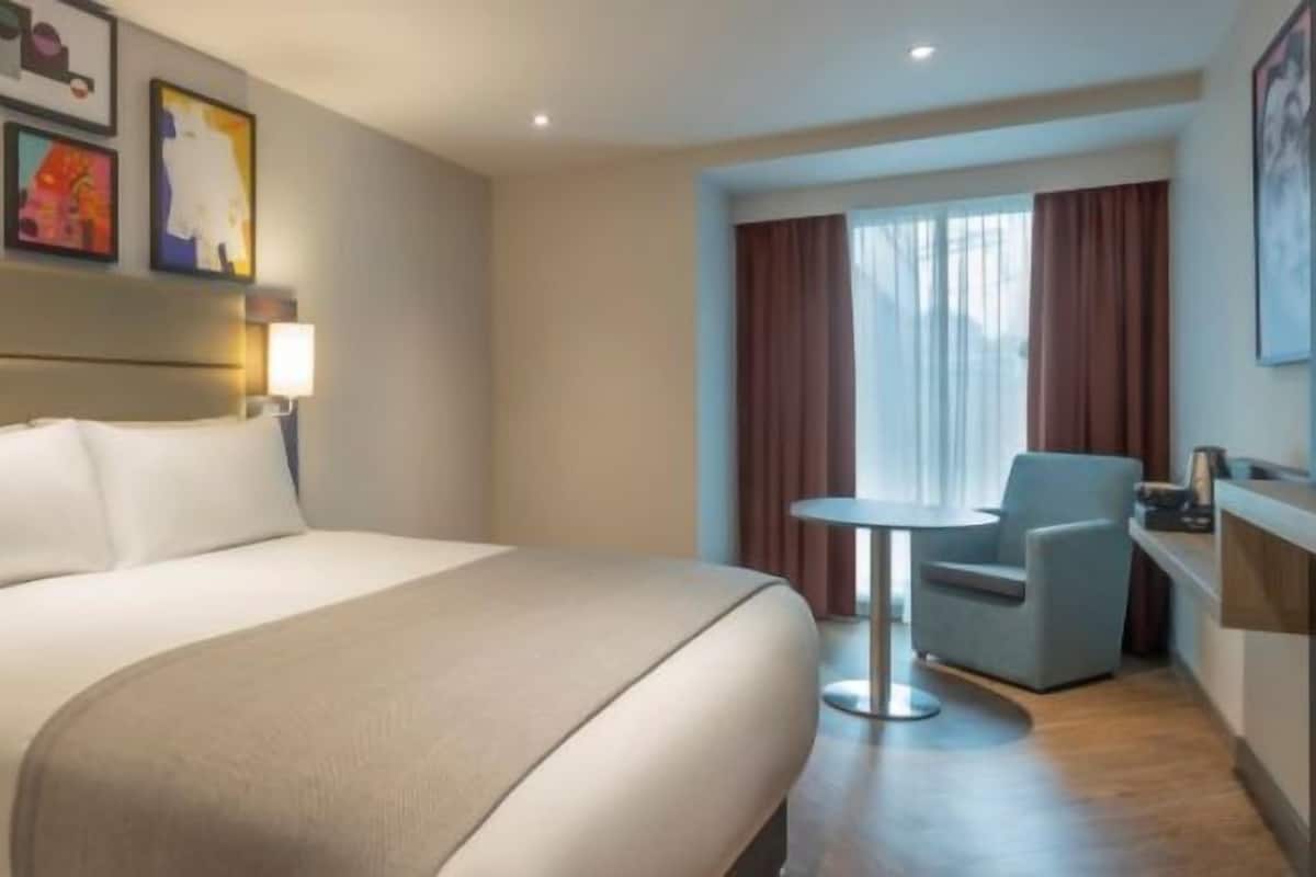 Literie hypoallergénique, surmatelas, coffres-forts dans les chambres
