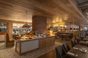 Daily buffet breakfast (GBP 18 per person)