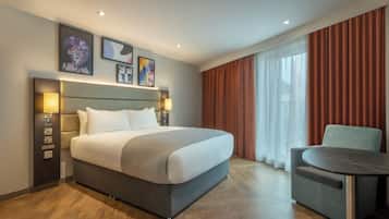 Deluxe Double Room | Hypo-allergenic bedding, pillow-top beds, in-room safe, desk