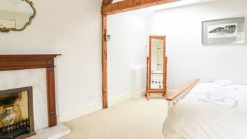 4 bedrooms, individually decorated, individually furnished, free WiFi