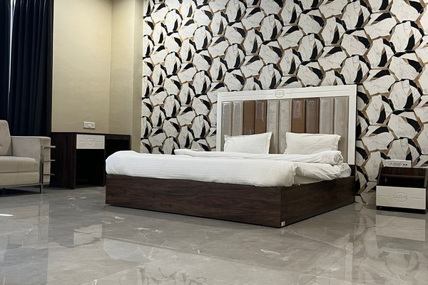 Rom – superior | Skrivebord, wi-fi (inkludert) og sengetøy