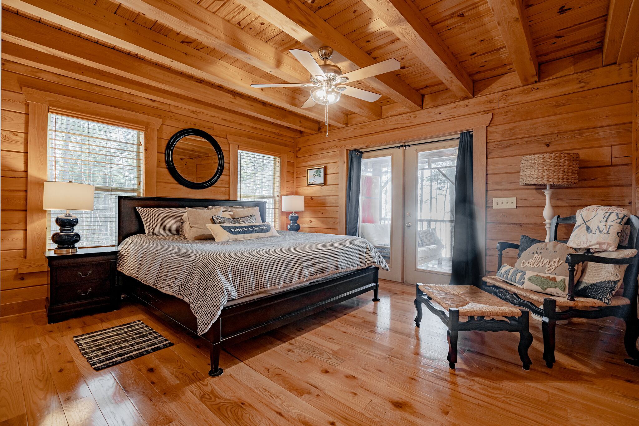 2 bedrooms, iron/ironing board, bed sheets