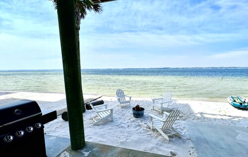 "Sand Dollar Cottage" Luxury Water-front Home! Amazing Views! Game Room