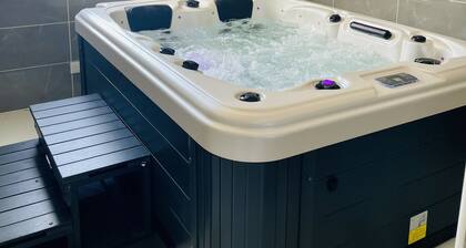 Villa mit Whirlpool direkt am Meer